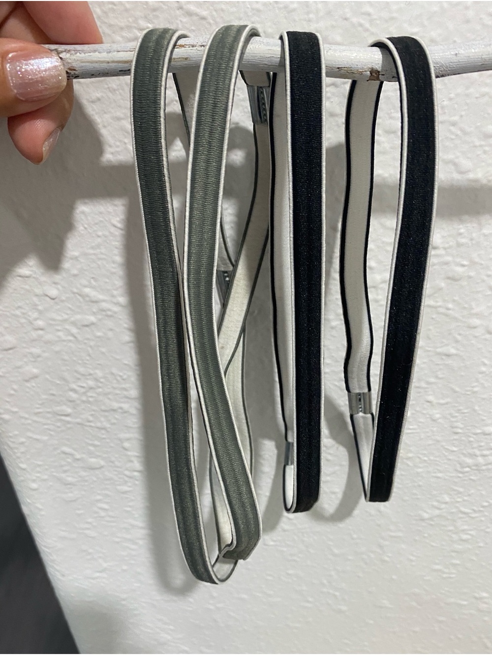 4- Set of Stretch and Reversible Sport Headbands in Green and Black and White